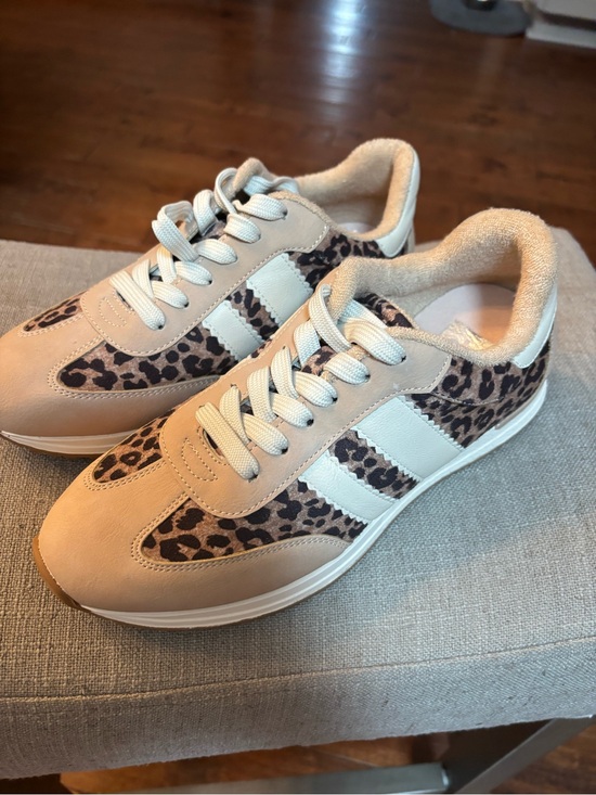 Dolce Vita Shoes - Dolce Vita Women’s Low Top Lace-Up Sneaker Beige Leopard Animal Print Logo 7